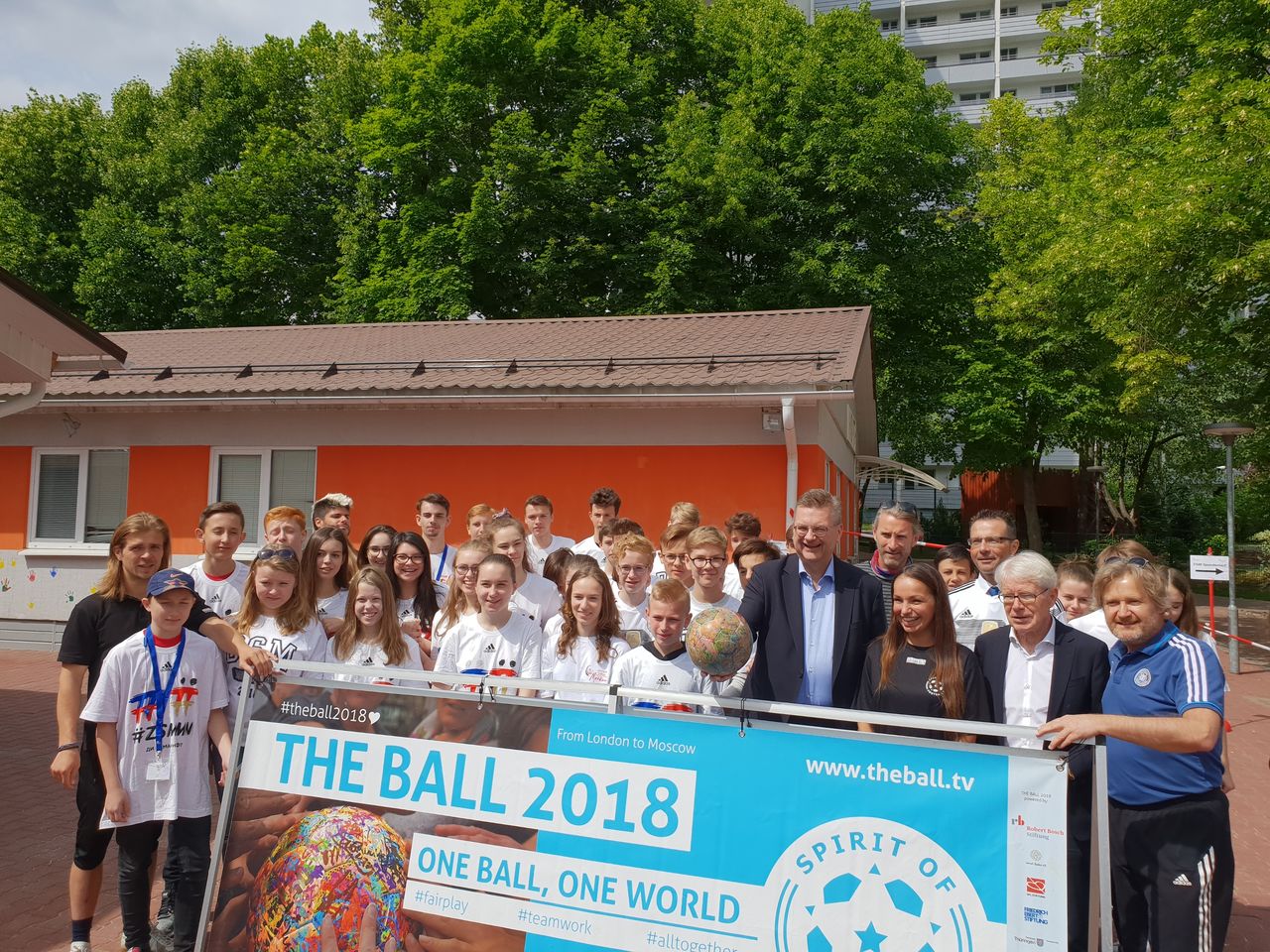 Auch DFB Präsident Reinhard Grindel zeigte sich begeistert von dem Projekt "The Ball"