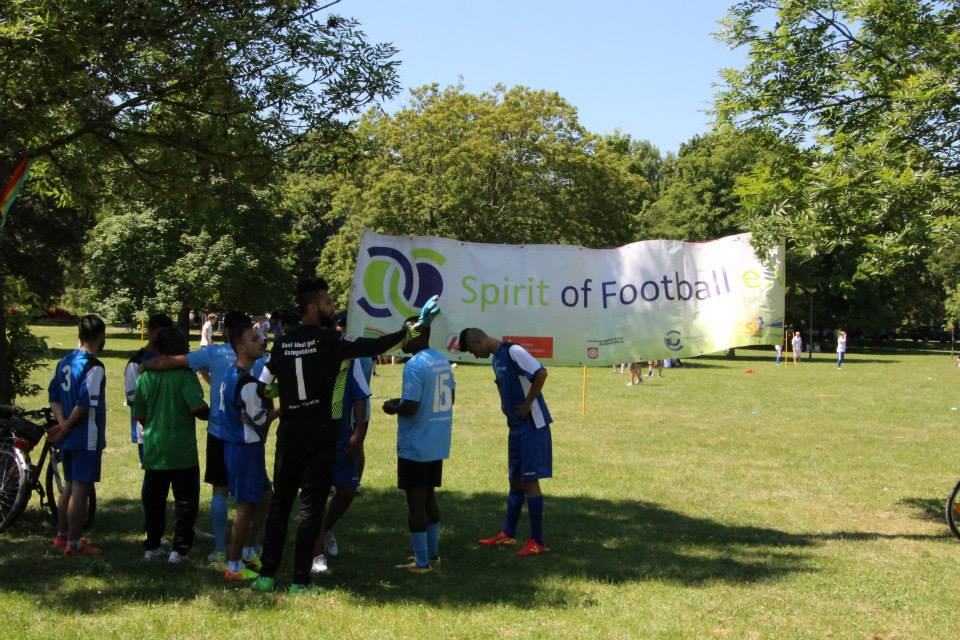 Die Weltsprache Fußball kennt keine Unterschiede bei Herkunft, Einkommen oder Aussehen. Foto: Markus Wiefel