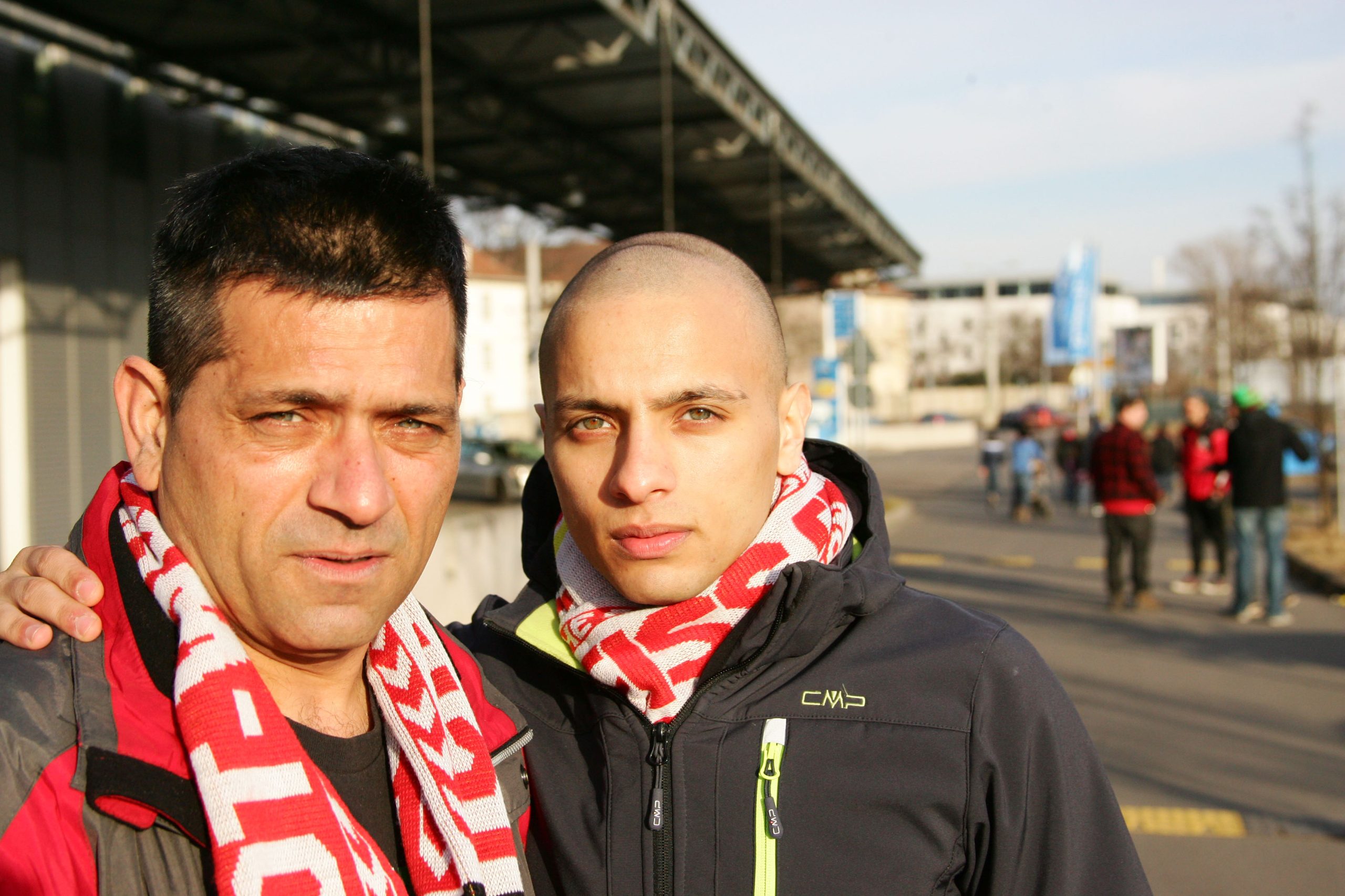 Dragan (l.) und sein Sohn Darko Stojadinovich. Foto: Sylvio Hoffmann