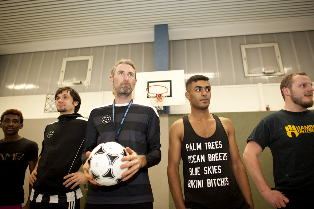 Spaß und Sport kombiniert mit interkulturellem Austausch - in der Halle, auf dem Platz und im Alltag: das ist Spirit of Welcome. Foto: Hamish John Appleby
