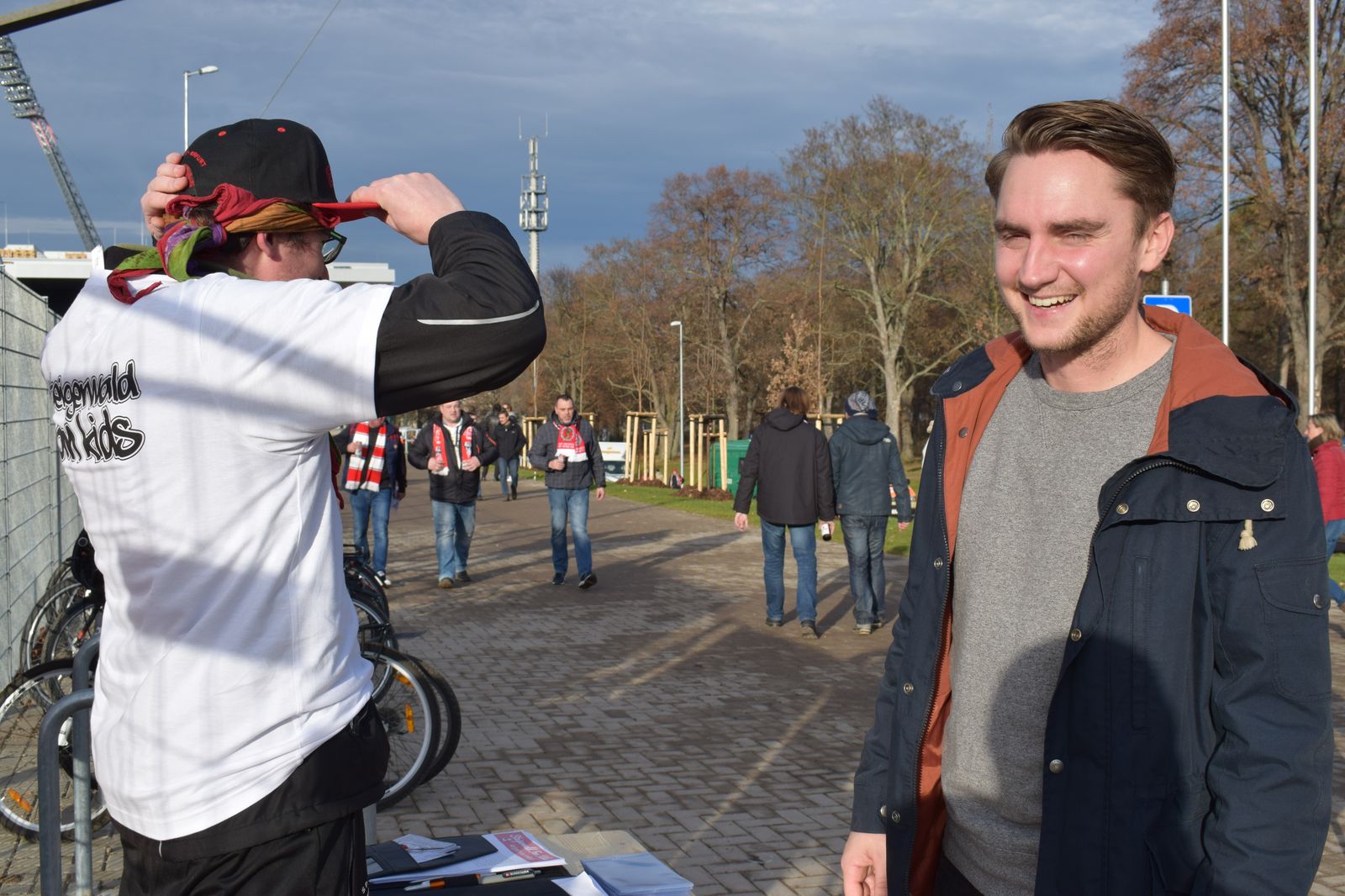 Der Kapitän des FC An der Fahner Höhe e.V. schaut auch vorbei