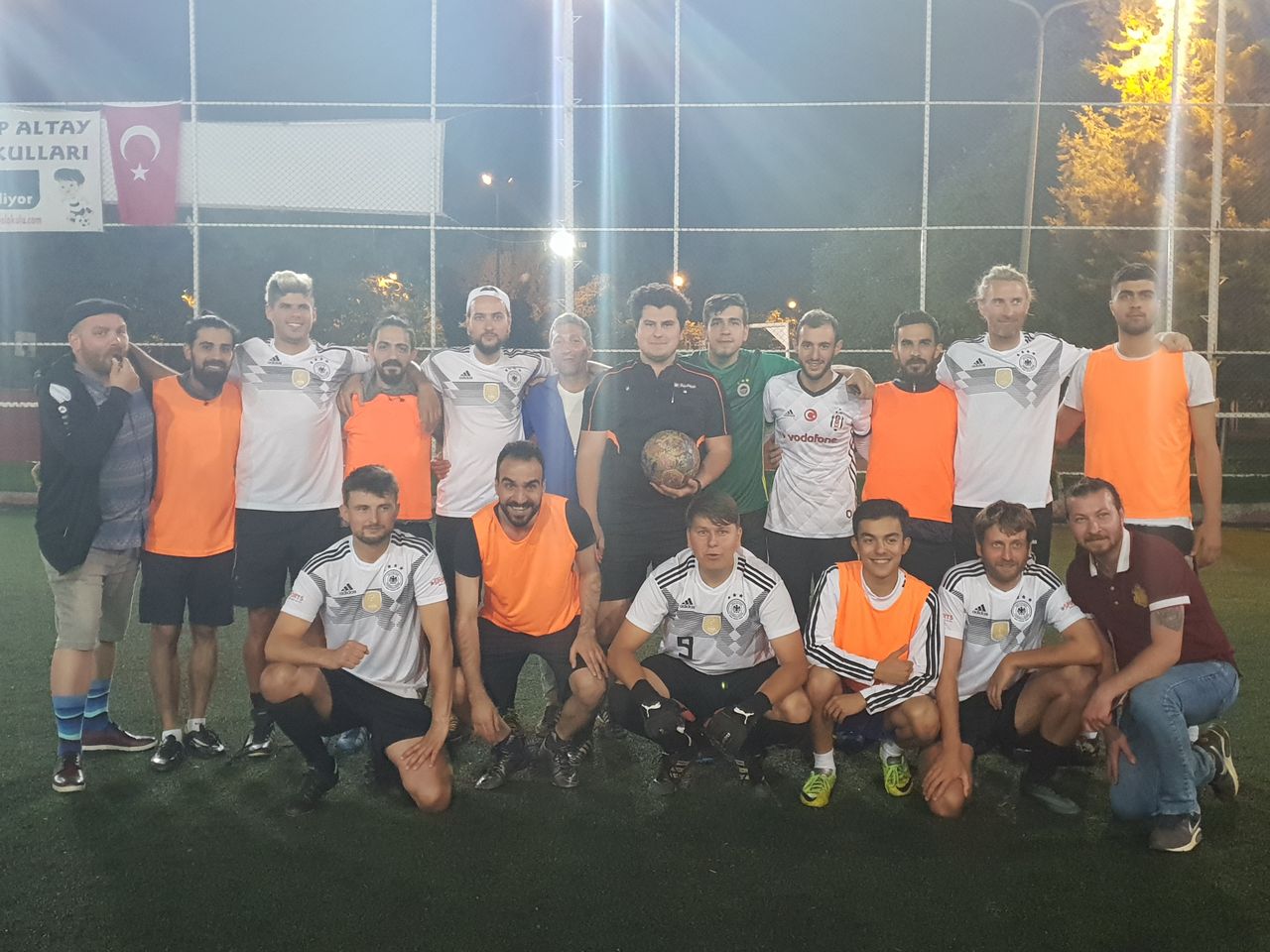 Länderspiel: Spirit of Football-Allstars gegen eine türkische Auswahö. Der Gewinner: Fair Play