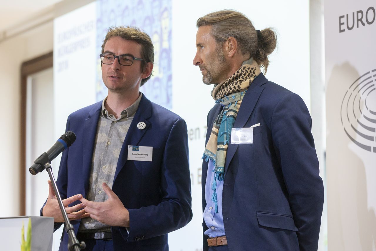 Sven und Andrew bei der Dankesrede. Foto: Christian Thiel