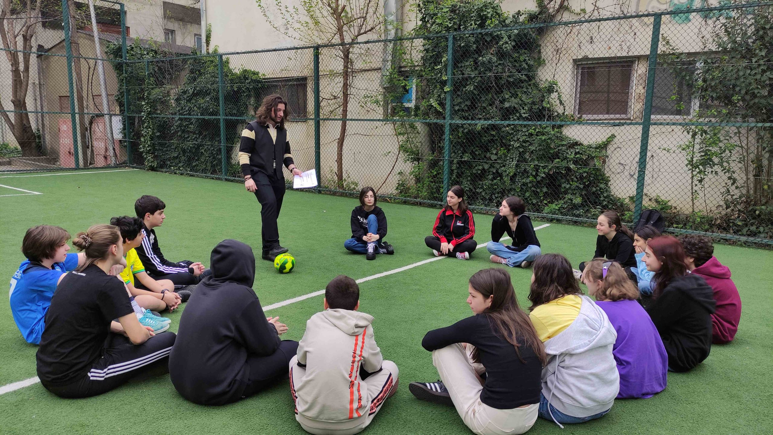 Trainer:innen übernehmen erste Workshops