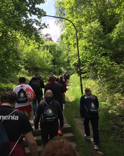 "Die Himmelsleiter" - Der weite Weg zum Sportplatz, den nicht Nationalspieler*innen nutzen dürfen, in der Sportschule Bad Honnef
