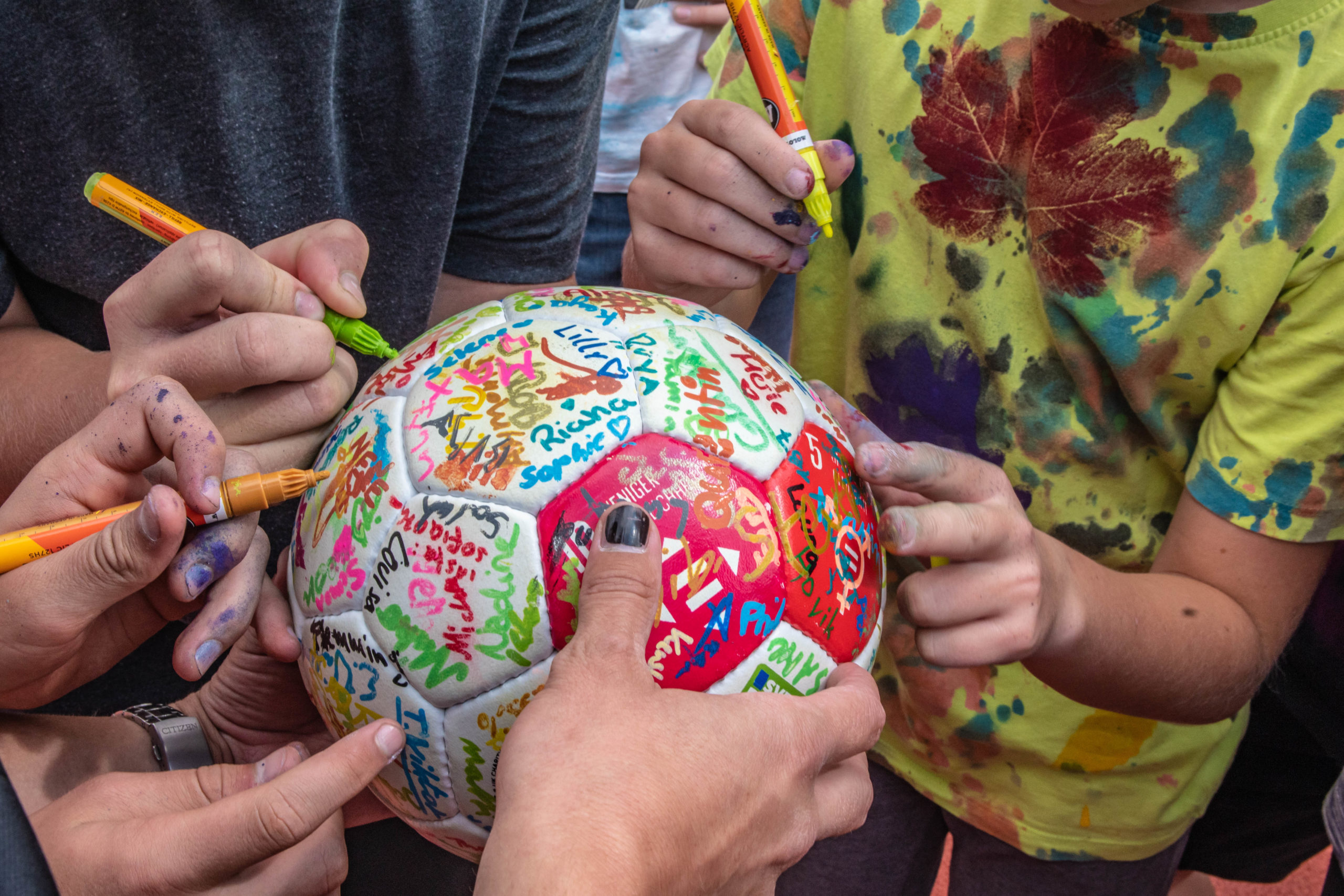 Und der Future Ball durfte unterzeichnet werden