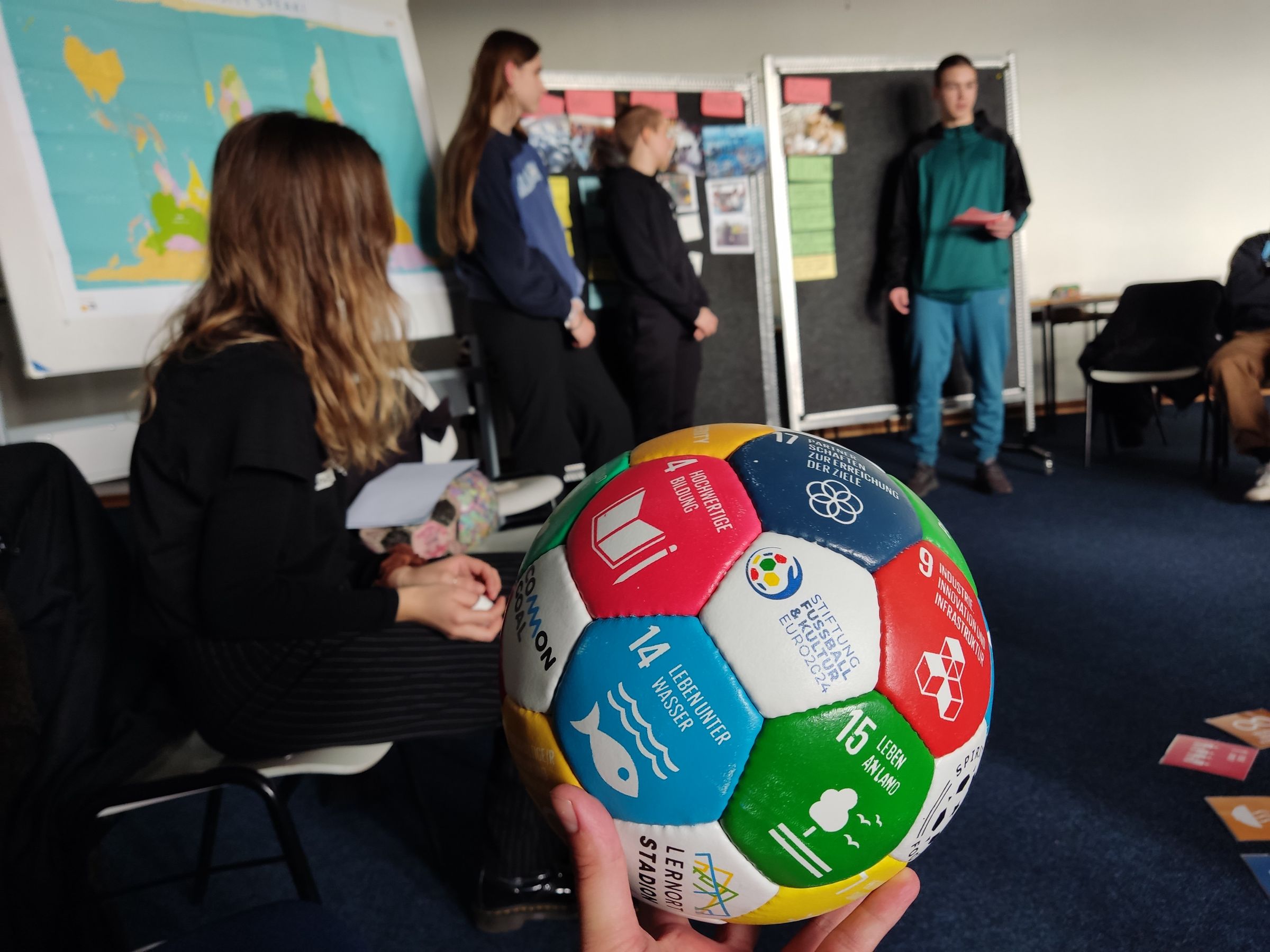 "Reise eines SDG - Balls"