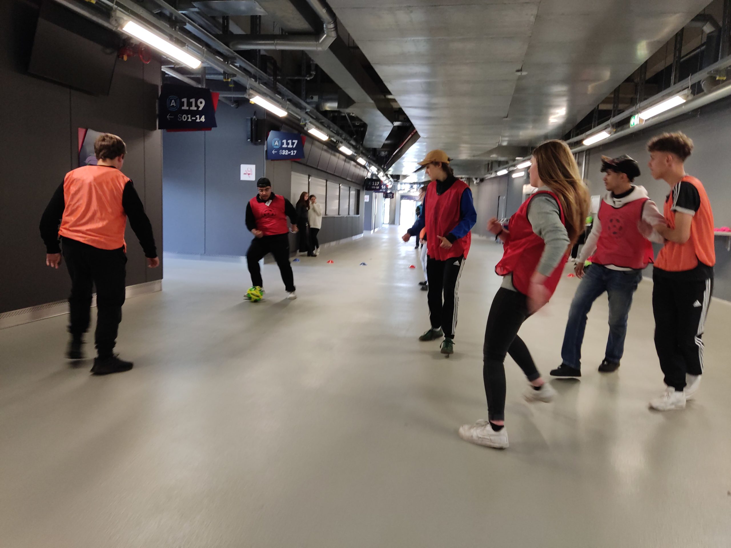 FairPlay Ball in den Katakombe des Stadions