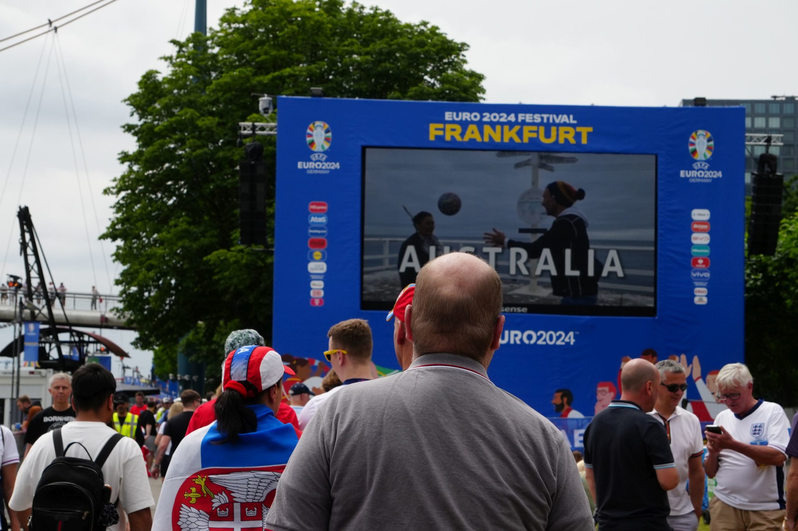 Der Aftermovie der The Ball Tour nach NZ und Aus wurde gezeigt.